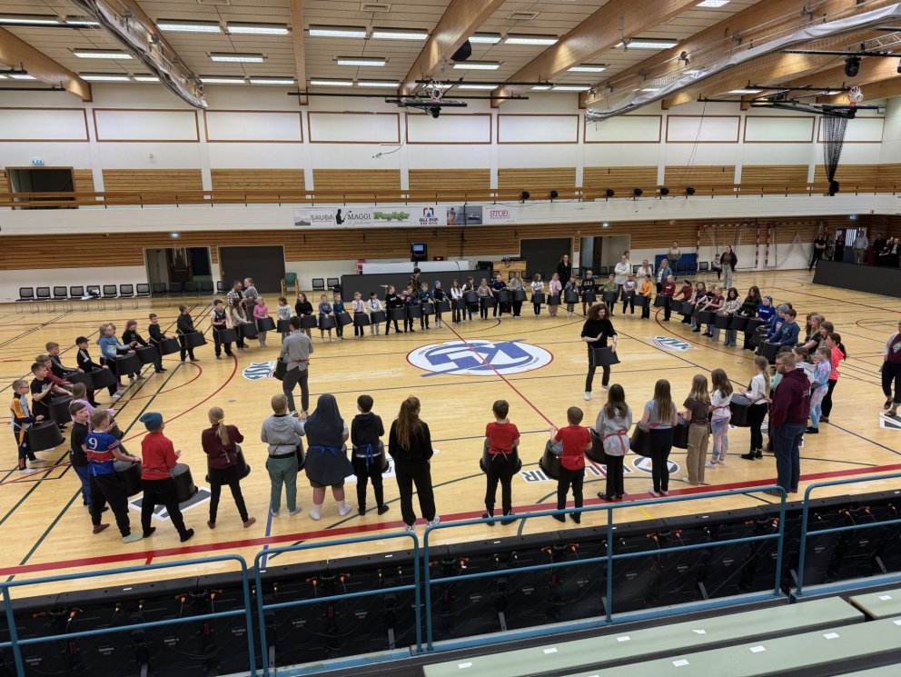 Heimsókn frá Múrbalasmiðjunni