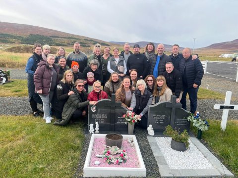 Árgangur 1977 með veglega gjöf til Árskóla